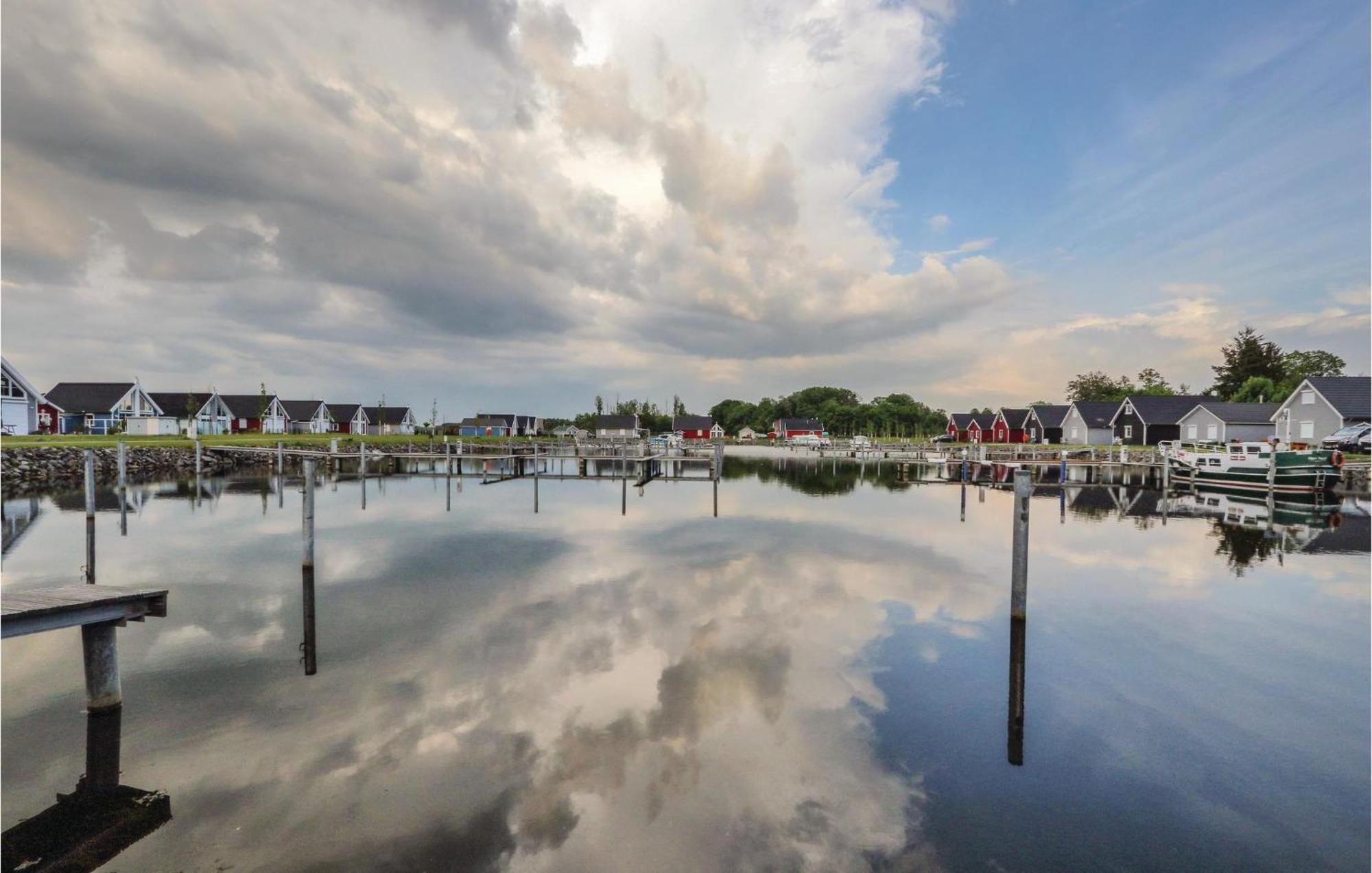 Beach Front Home In Zerpenschleuse With Wifi ภายนอก รูปภาพ
