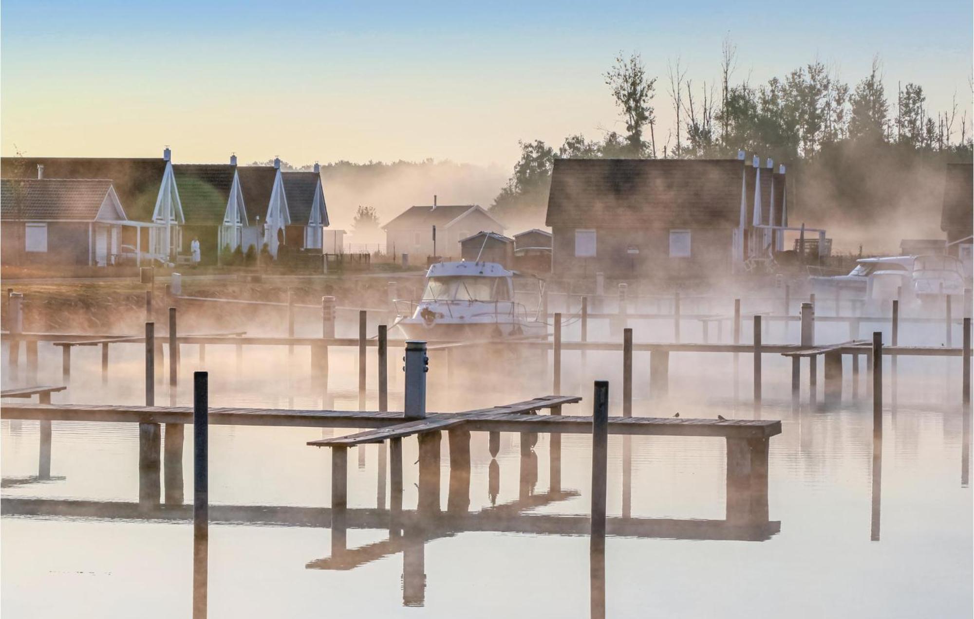Beach Front Home In Zerpenschleuse With Wifi ภายนอก รูปภาพ